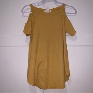 shoulder cut out short sleeved tee